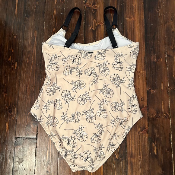 Calvin Klein floral swimsuit - Size 16 - Picture 3 of 4